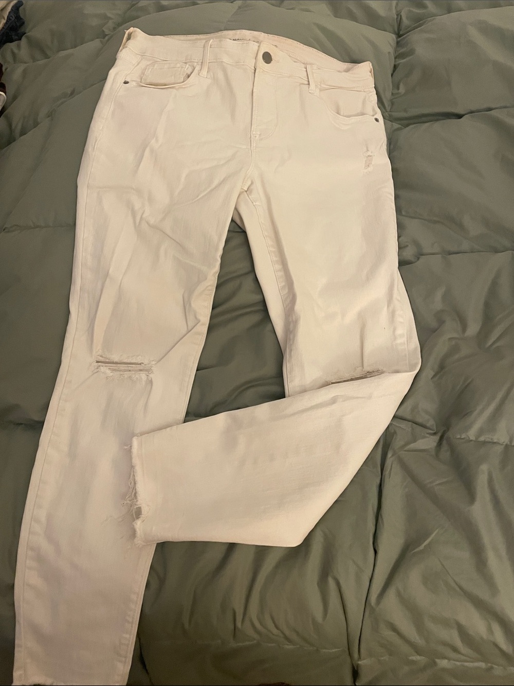 Old Navy White Skinny Jeans with Distressed Knees